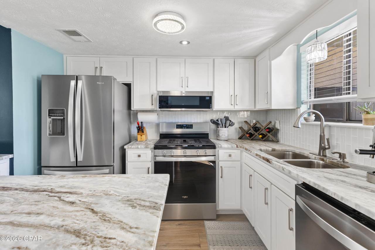 148 Linda Marie Lane - Photo 1