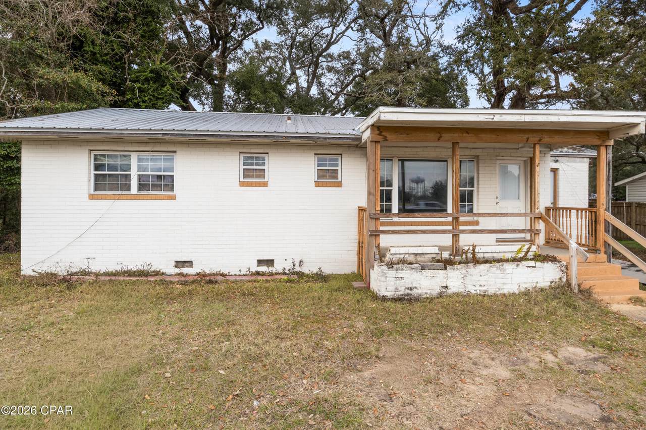 284 Airport Boulevard - Photo 1