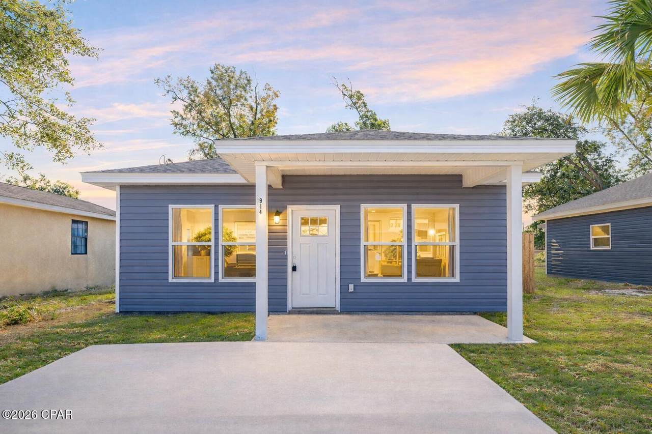 814 9th Court - Photo 1