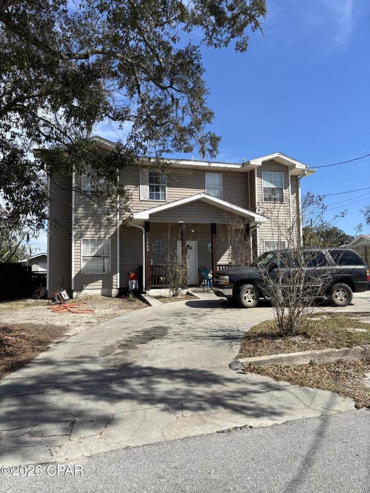 1908 Laurel Avenue - Photo 1