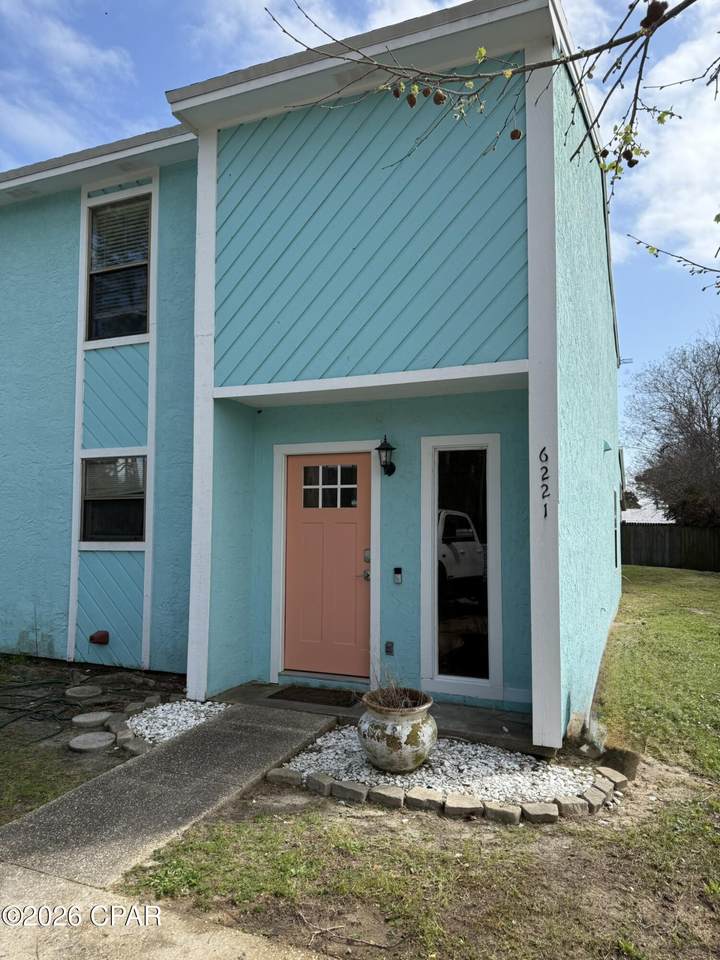 6221 Hibiscus Avenue - Photo 1