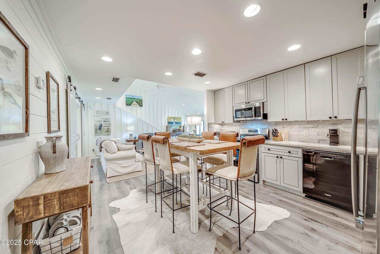 4726 Bay Point - Photo 1