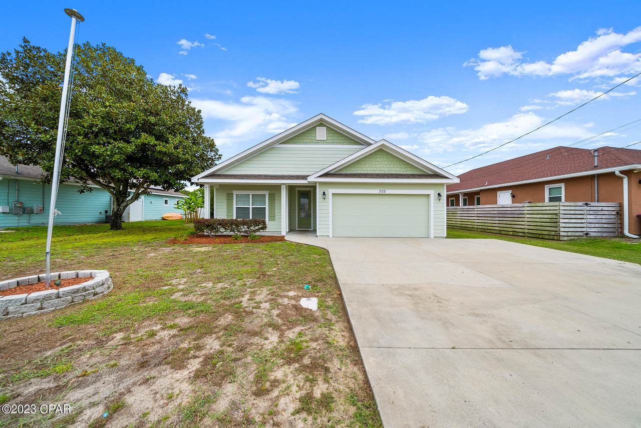 305 Evergreen Street - Photo 1