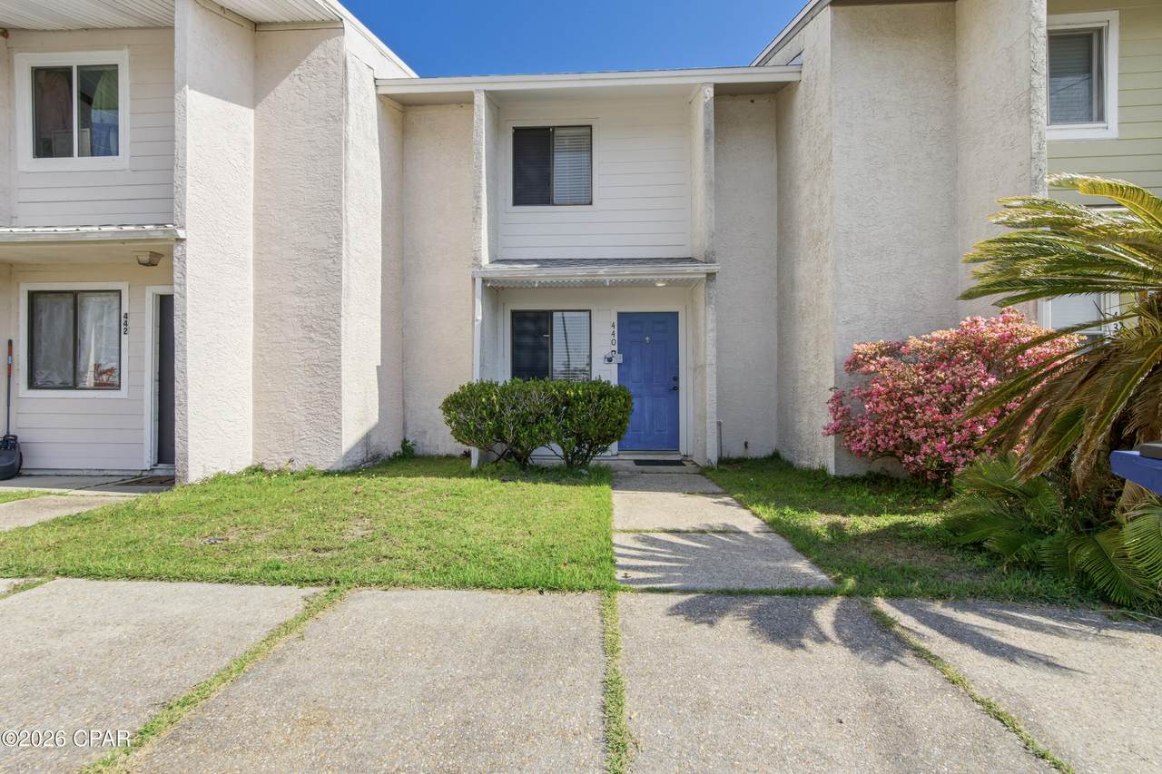 440 Venetian Way - Photo 1