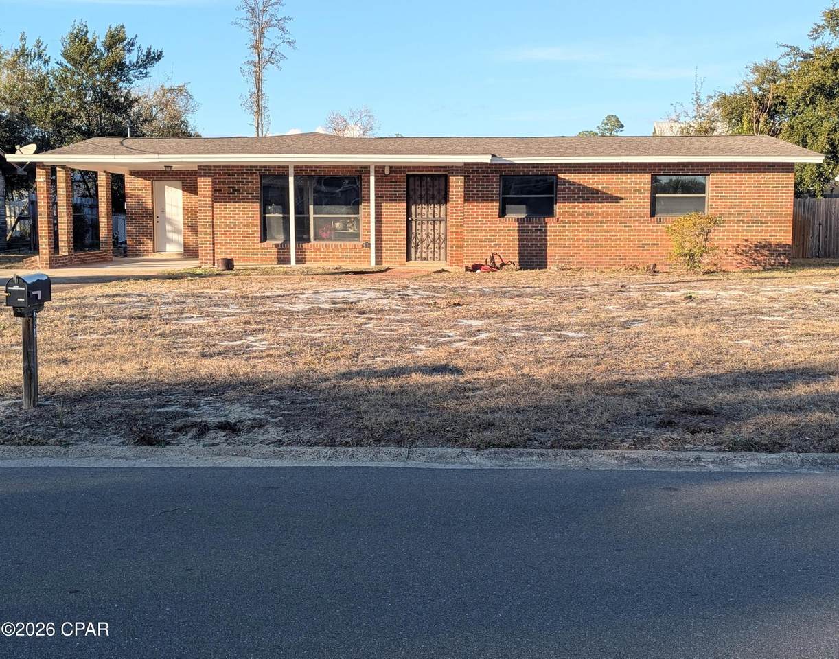 207 Greenwood Drive - Photo 1