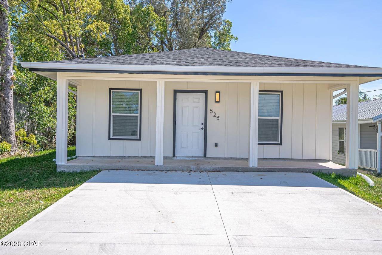 528 9th Street - Photo 1