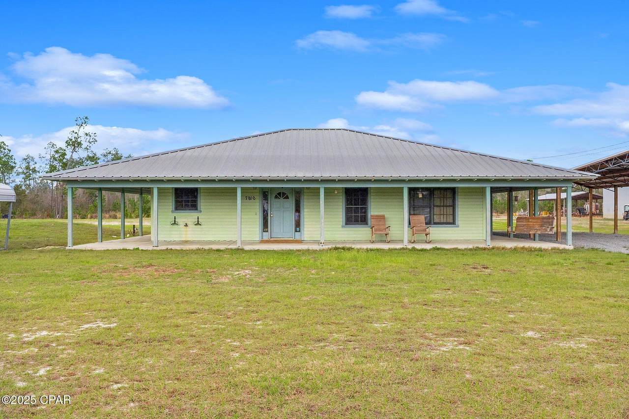 7910 Gadsden Avenue - Photo 1