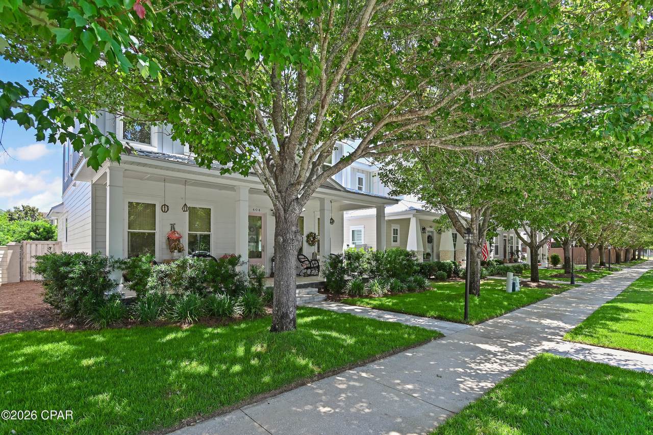 404 Geneva Avenue - Photo 1
