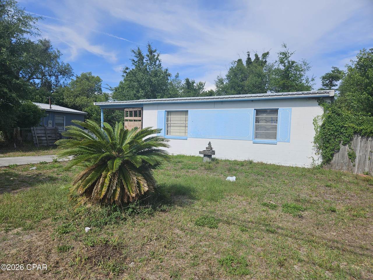 1604 Hickory Avenue - Photo 1