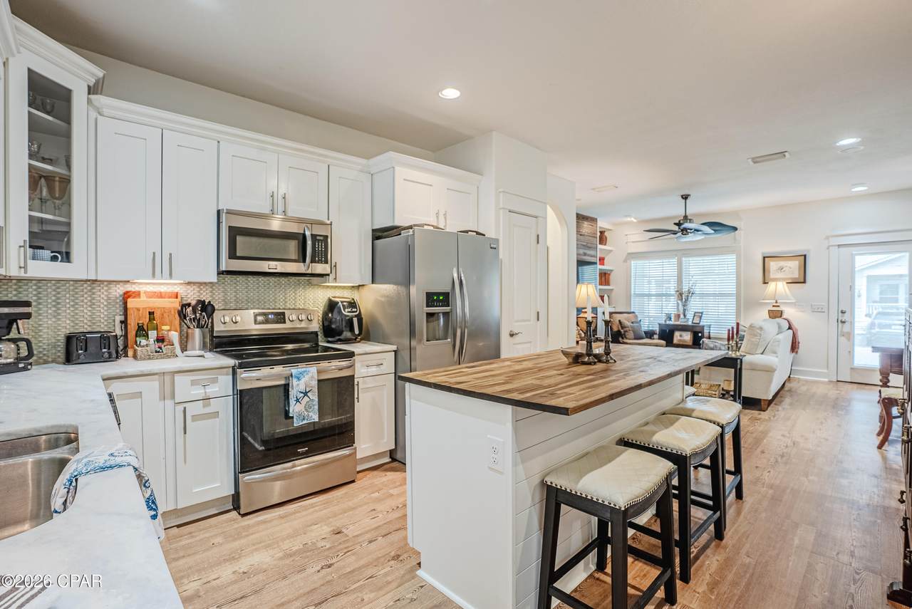 405 Paradise Boulevard - Photo 1