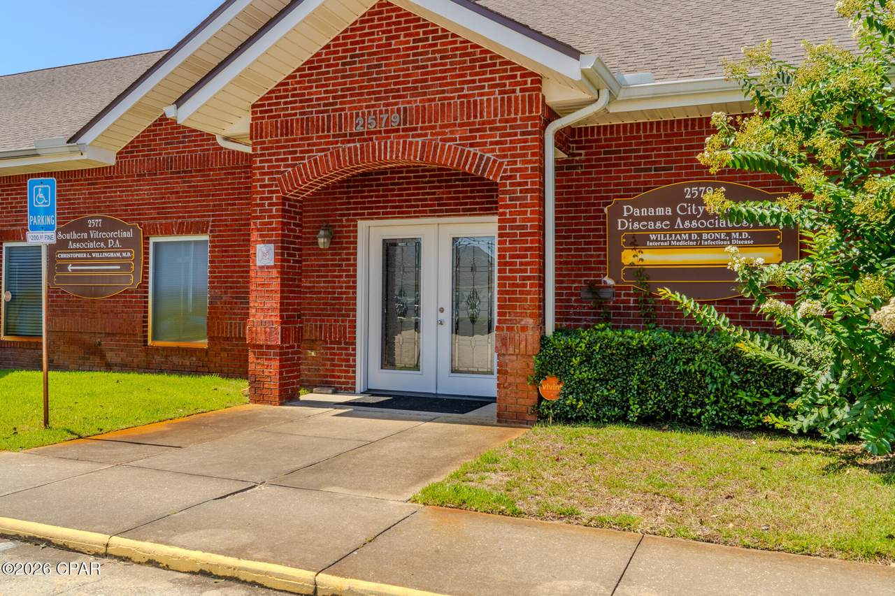2579 Huntcliff Lane - Photo 1