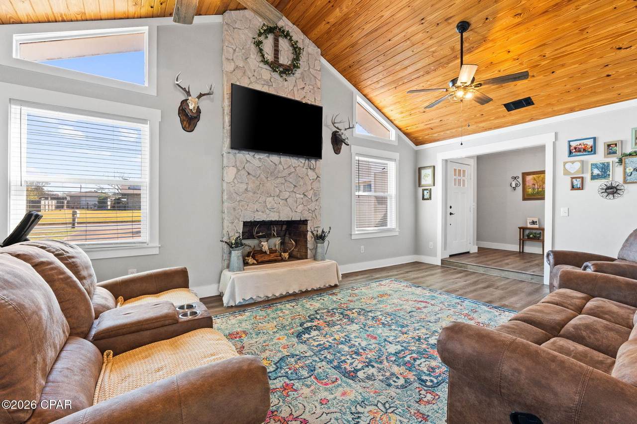 3007 Longwood Circle - Photo 1