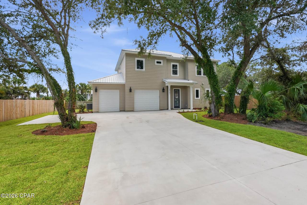 6907 Lagoon Drive - Photo 1