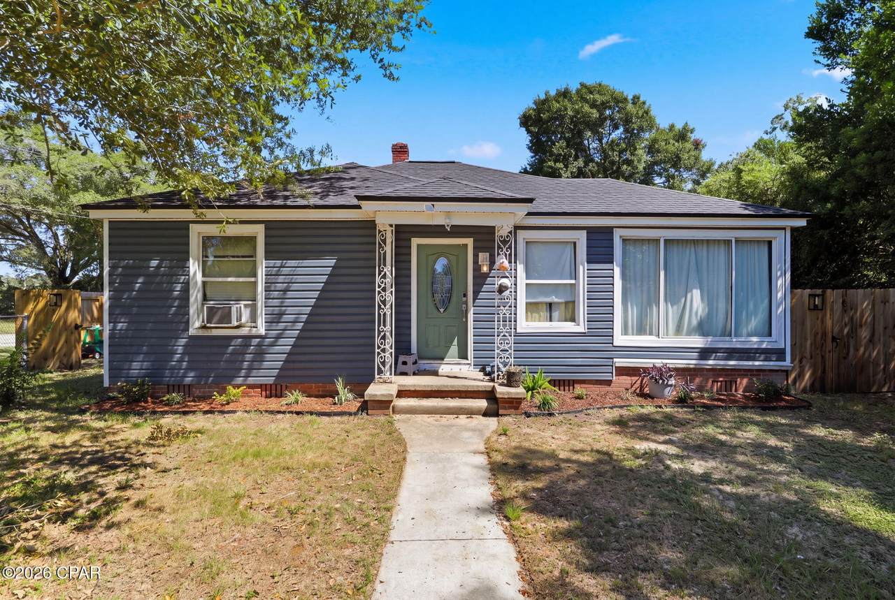 1224 Dexter Avenue - Photo 1