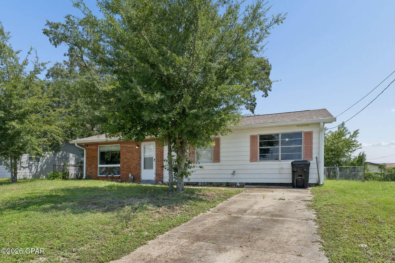 910 Nottingham Drive - Photo 1