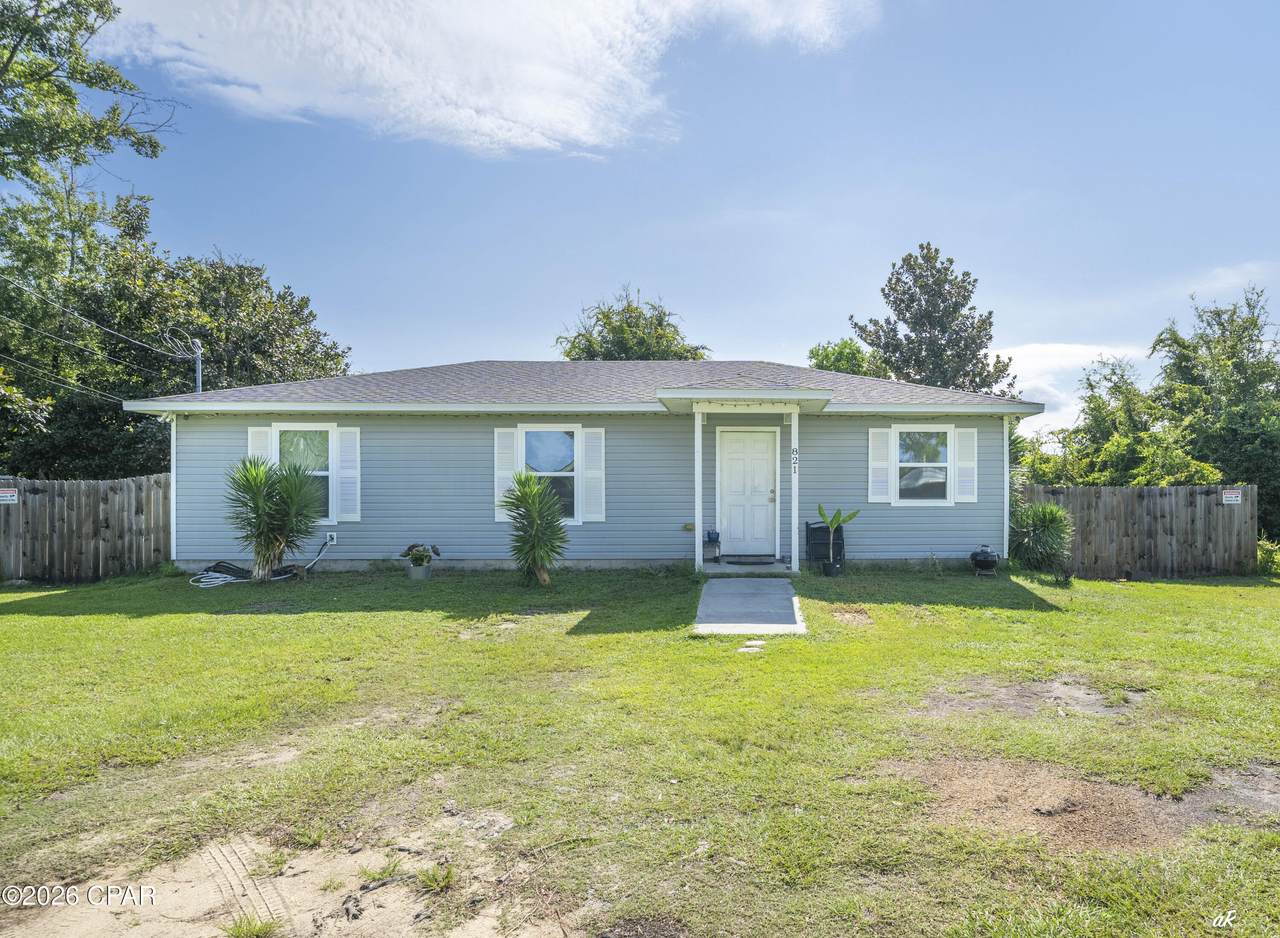 821 Gay Avenue - Photo 1