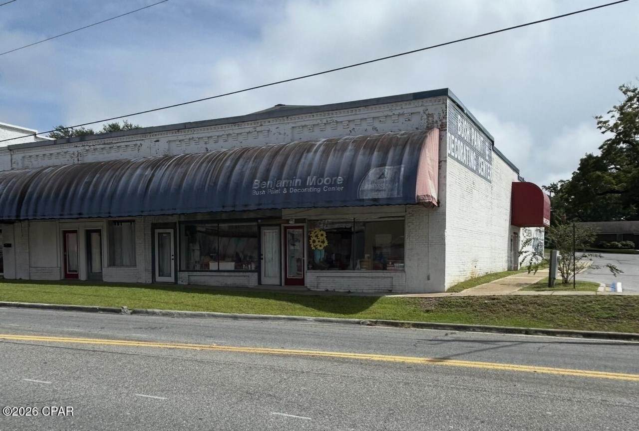112 N Waukesha St, Bonifay, FL 32425