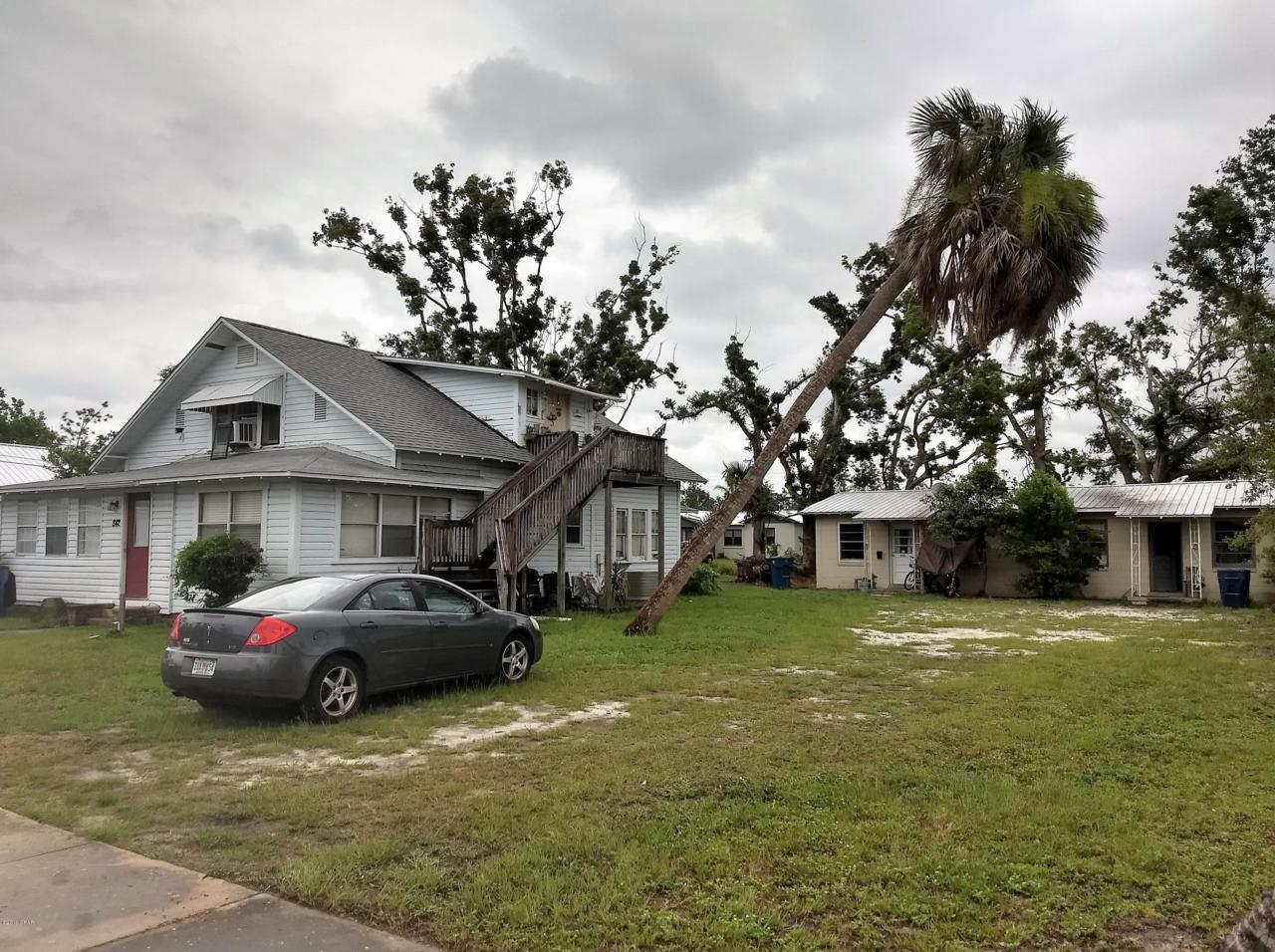 842 Oak Avenue - Photo 1