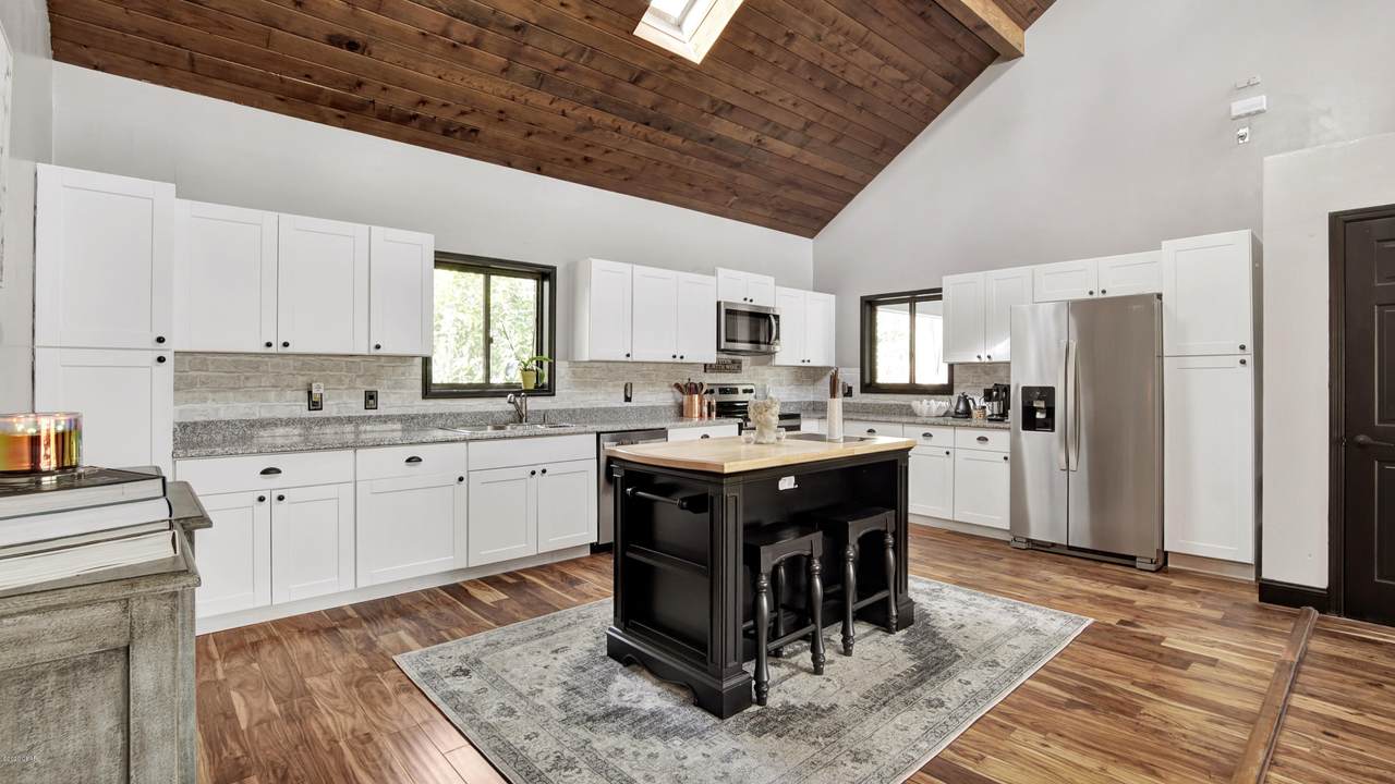 2696 Robin Hood Lane - Photo 1 2696 Robin Hood Lane - Photo 1