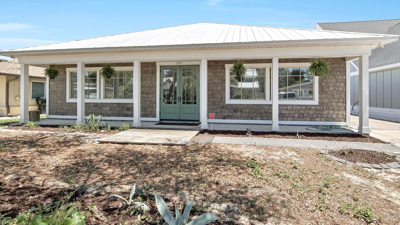 203 Wells Street - Photo 1