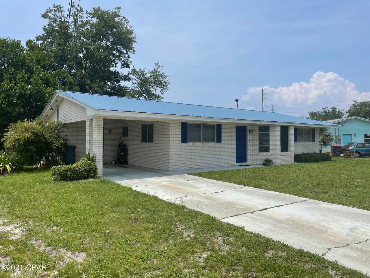 2525 Albert Avenue - Photo 1