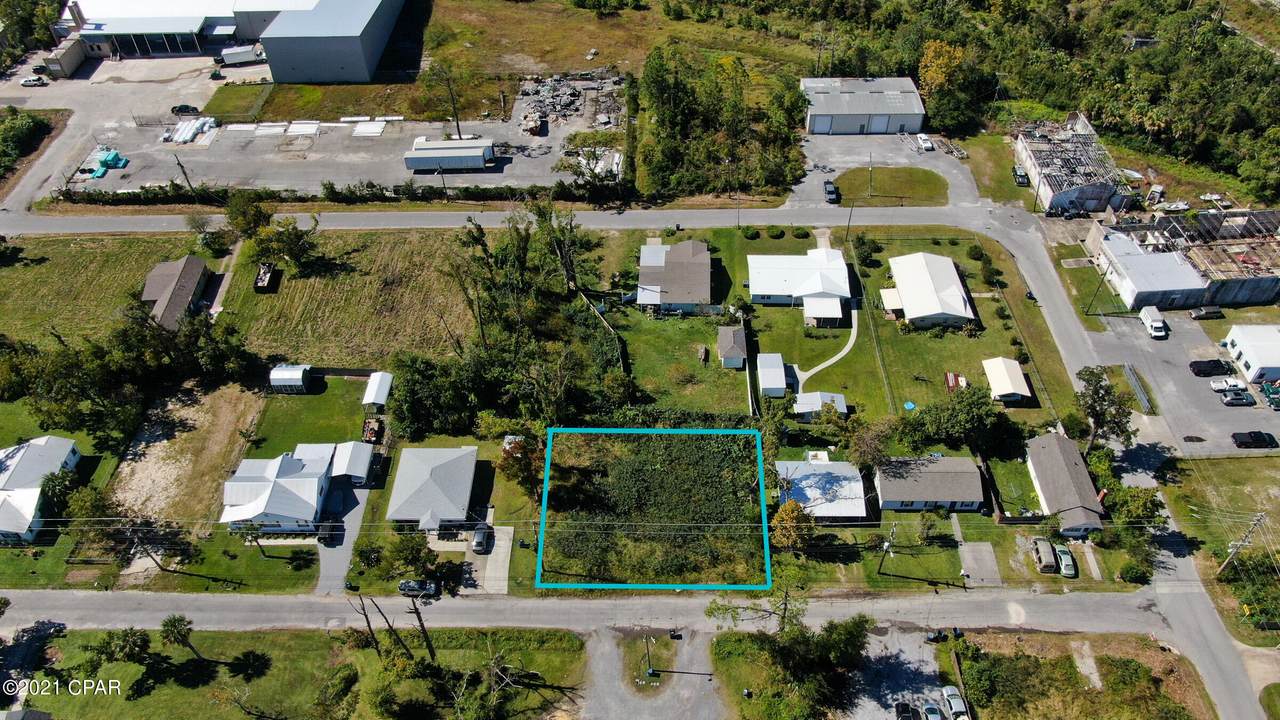 1231 Oak Avenue - Photo 1