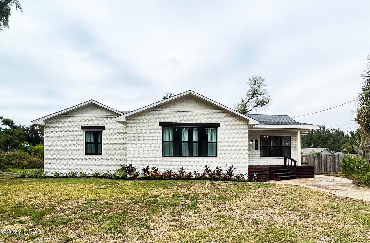 1203 Bayou Court - Photo 1