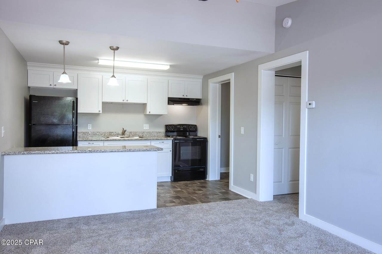 425 19th Street - Photo 1