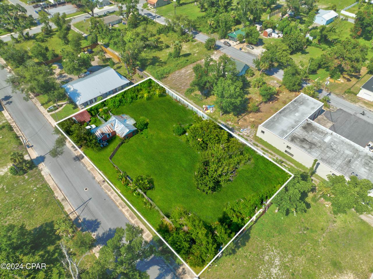 612 Mckenzie Avenue - Photo 1