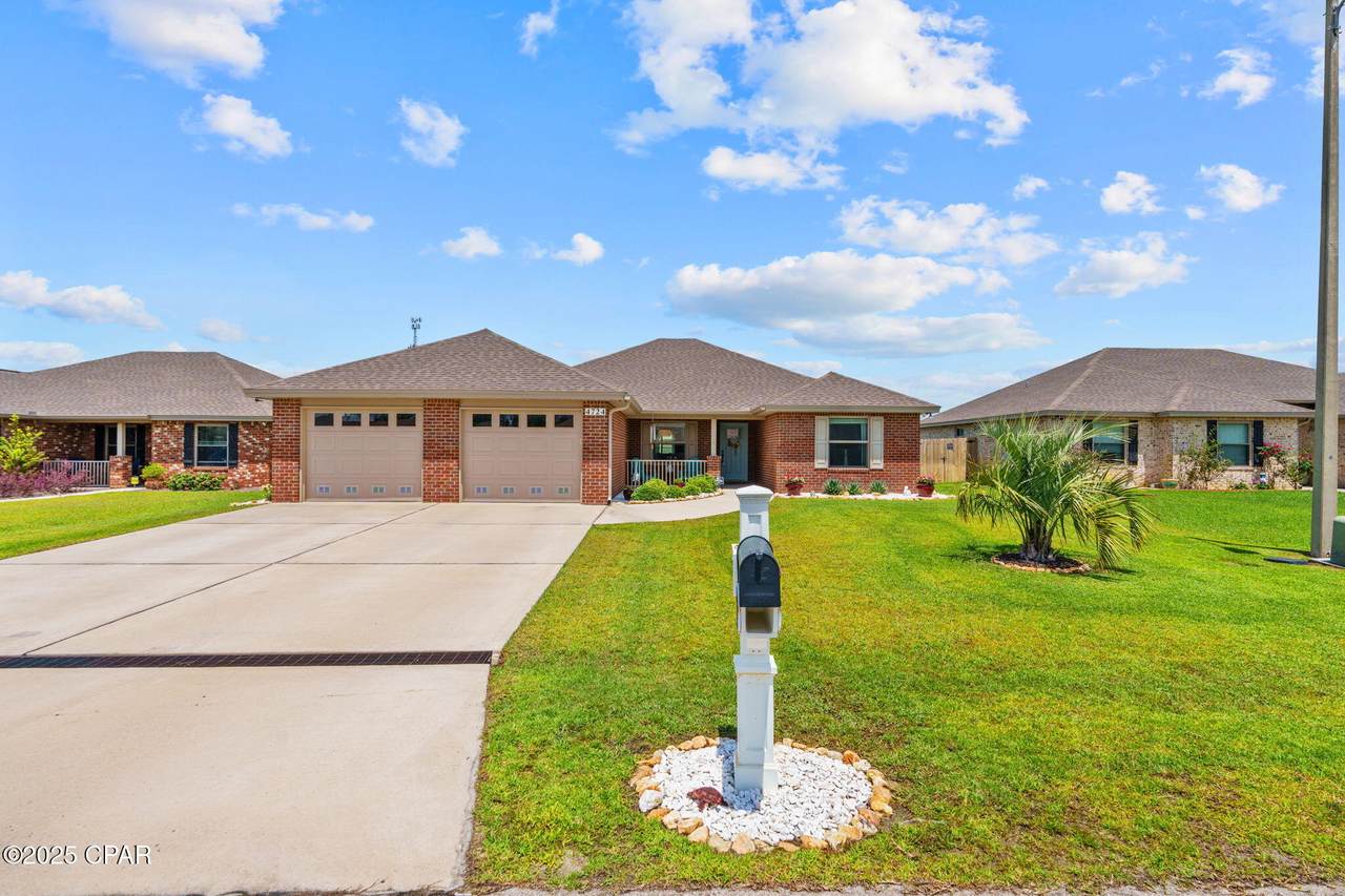 4724 Bylsma Circle - Photo 1