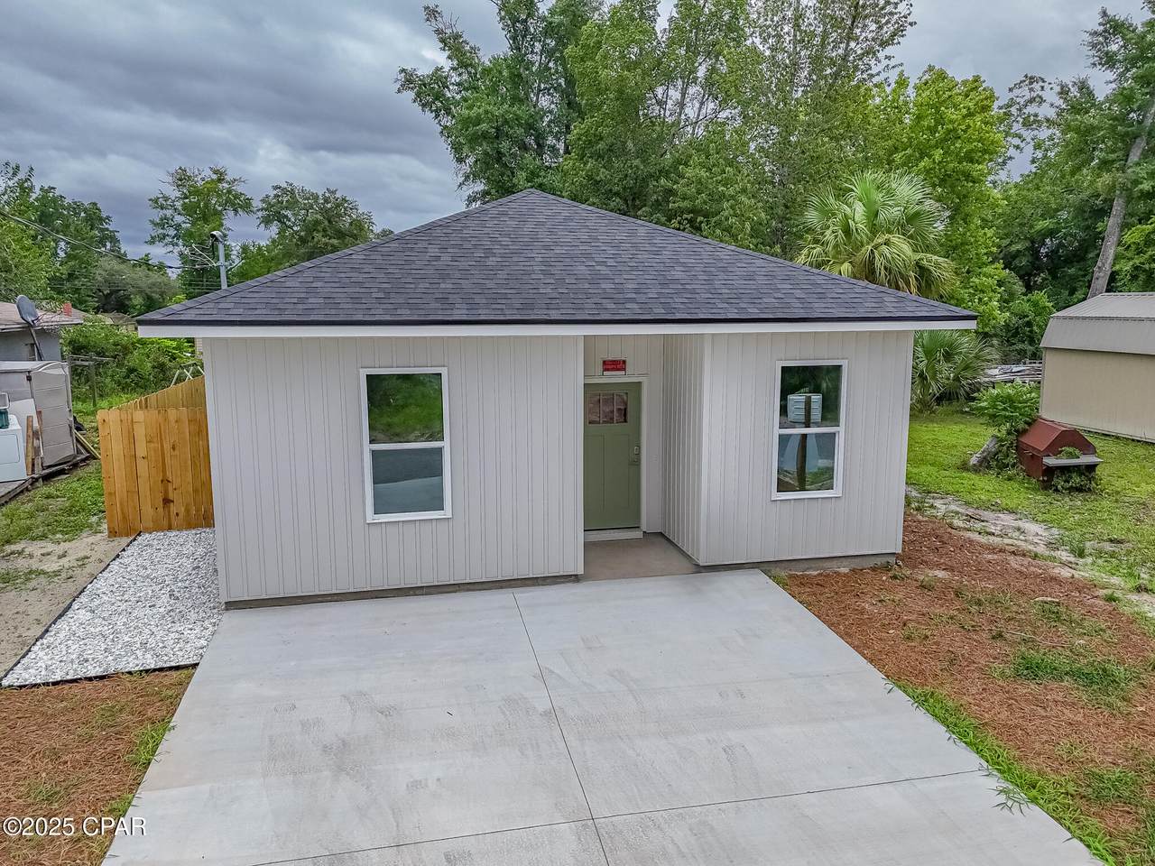 825 12th Street - Photo 1