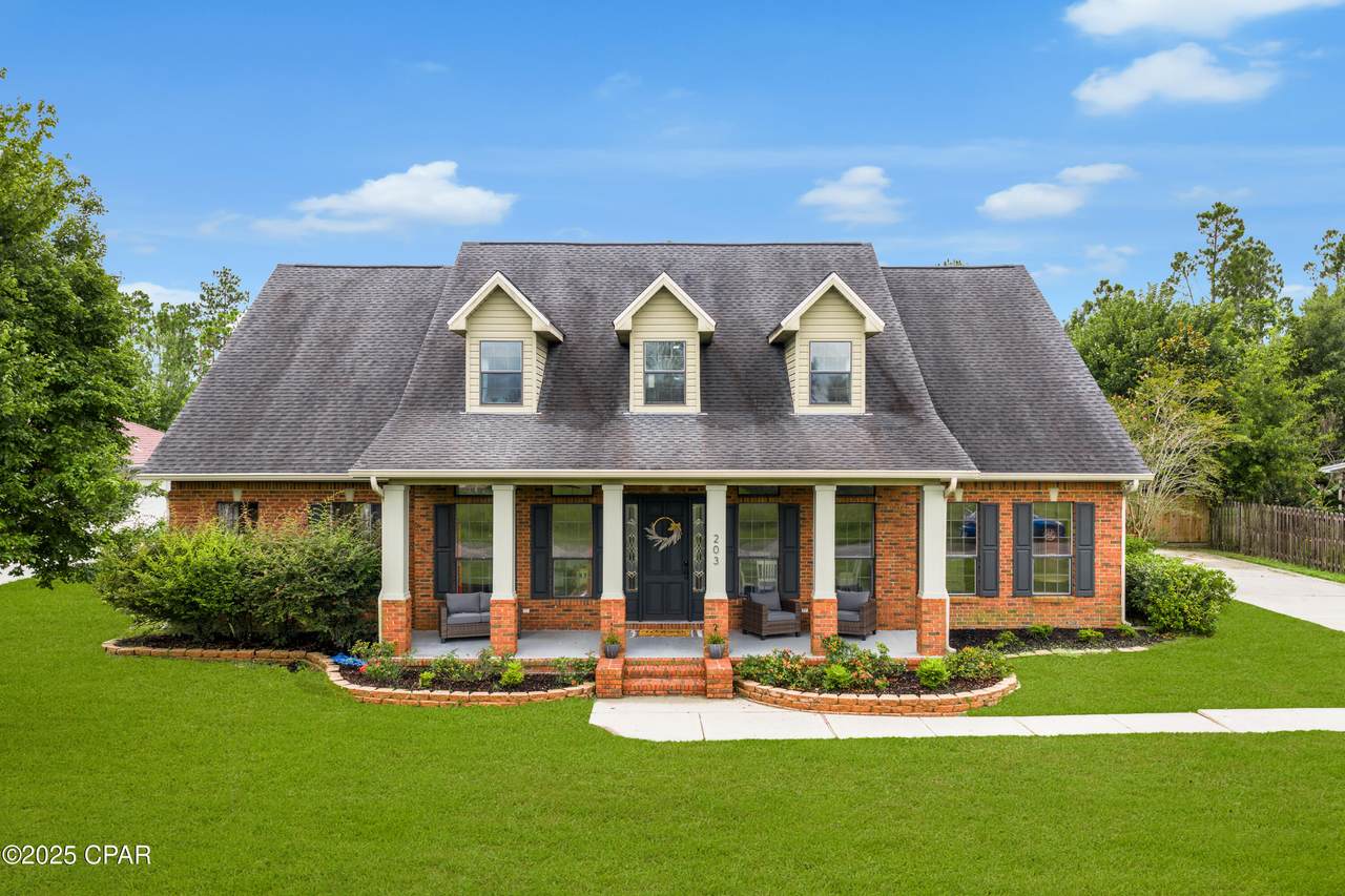 203 Judy Circle - Photo 1