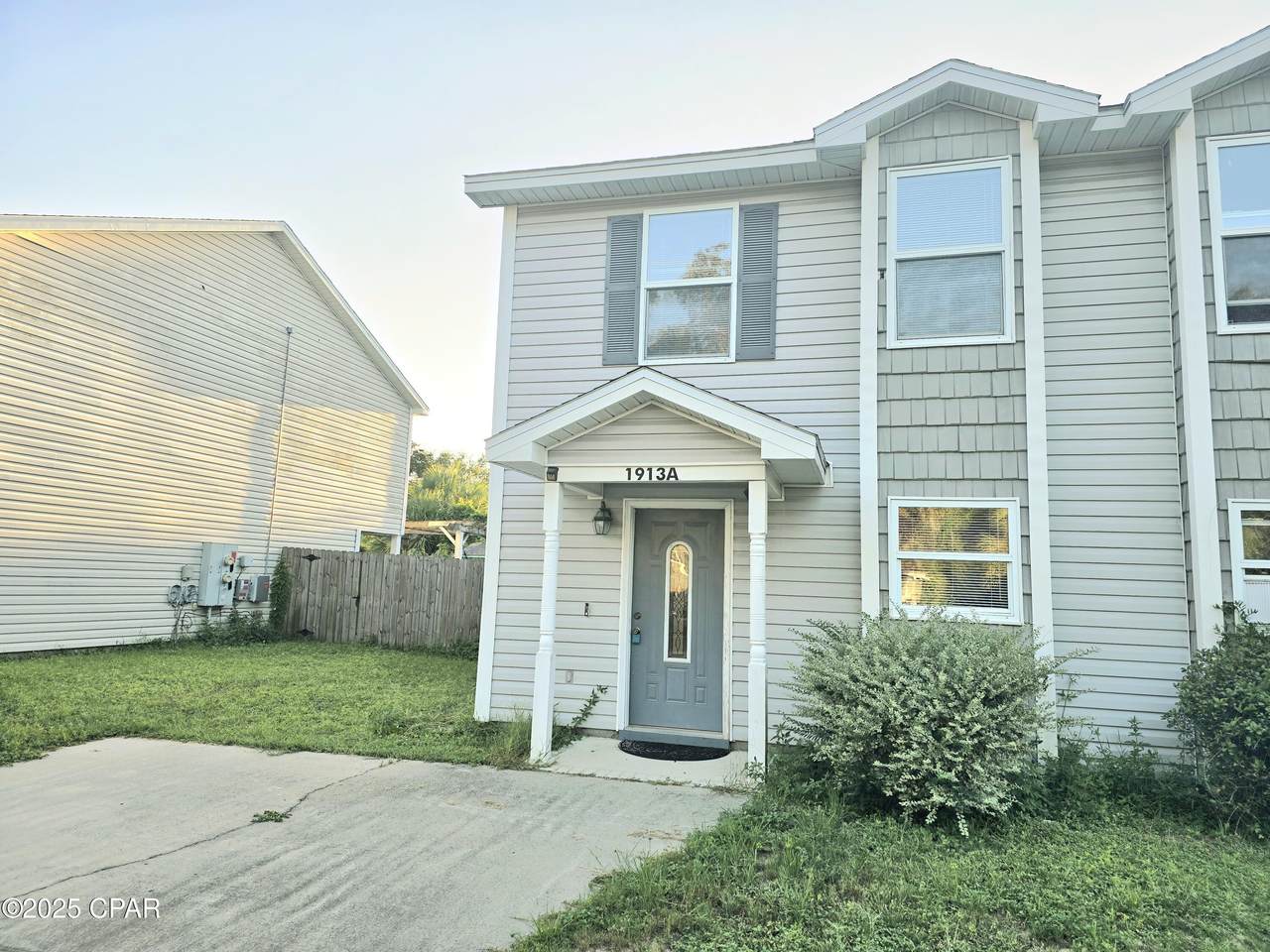 1913 Laurel Avenue - Photo 1