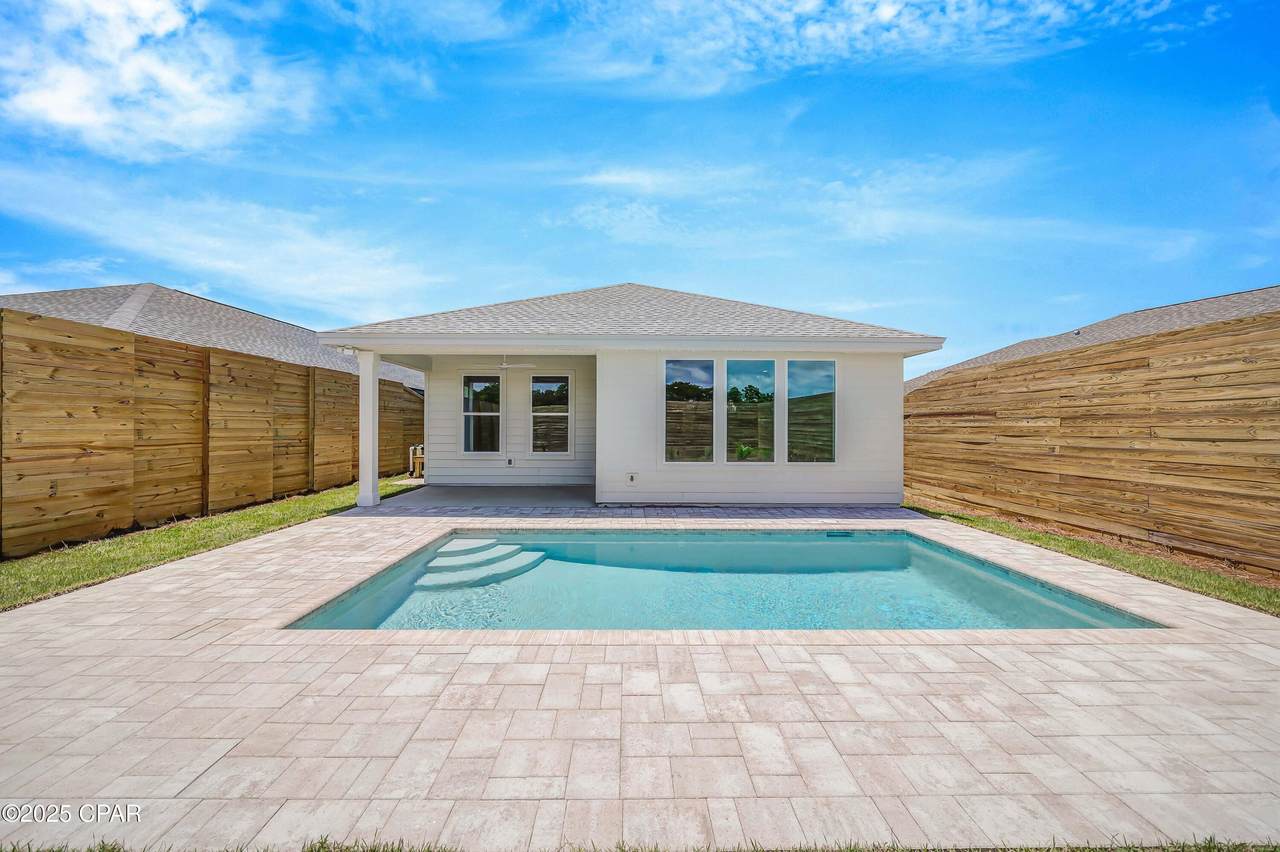 20916 Lakeview Drive - Photo 1