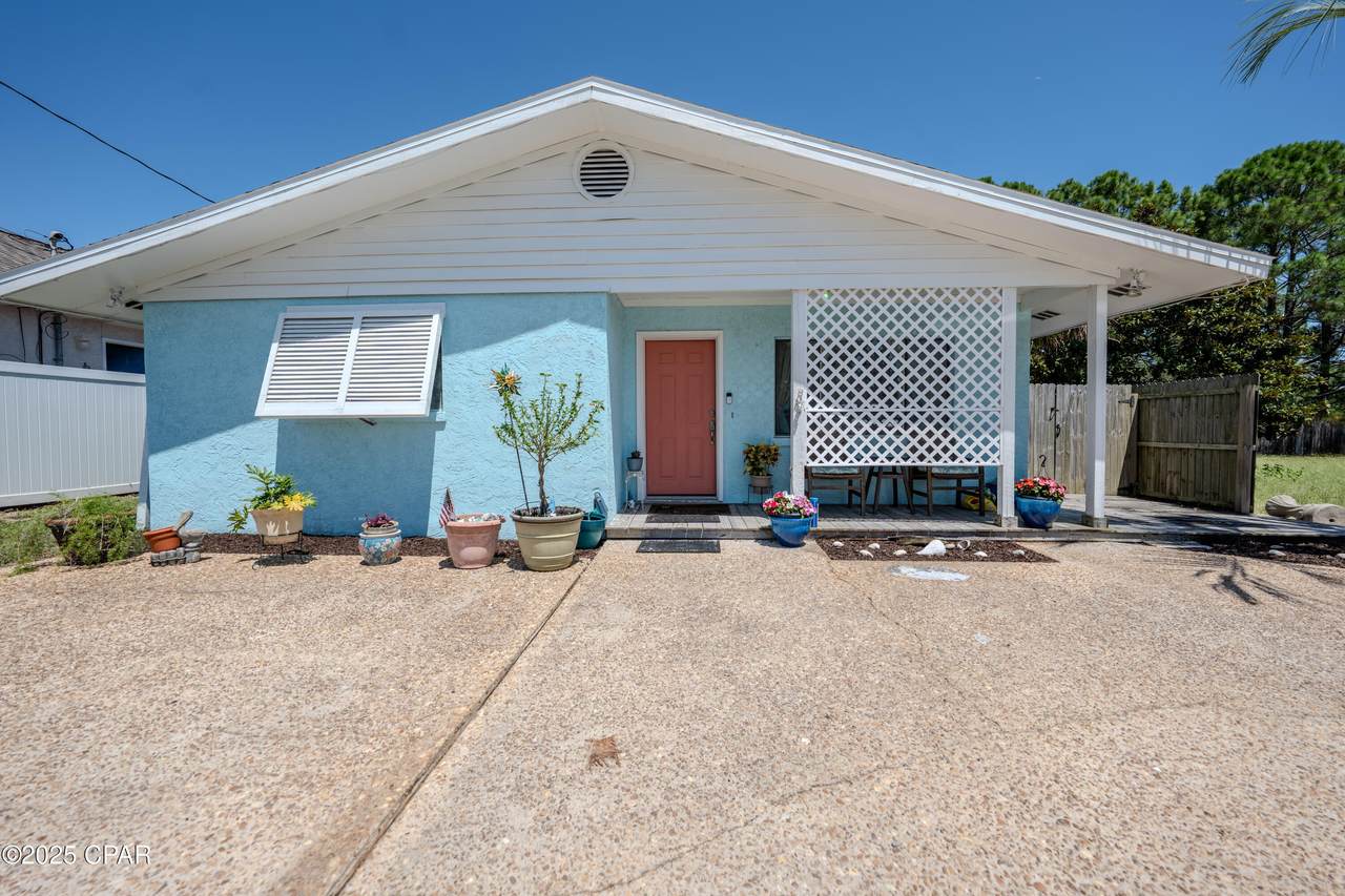 261 Poinsettia Drive - Photo 1