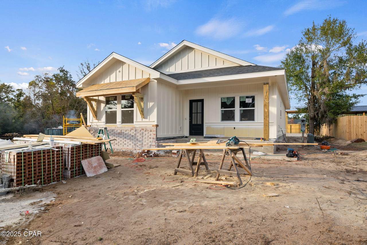 1439 1st Street - Photo 1