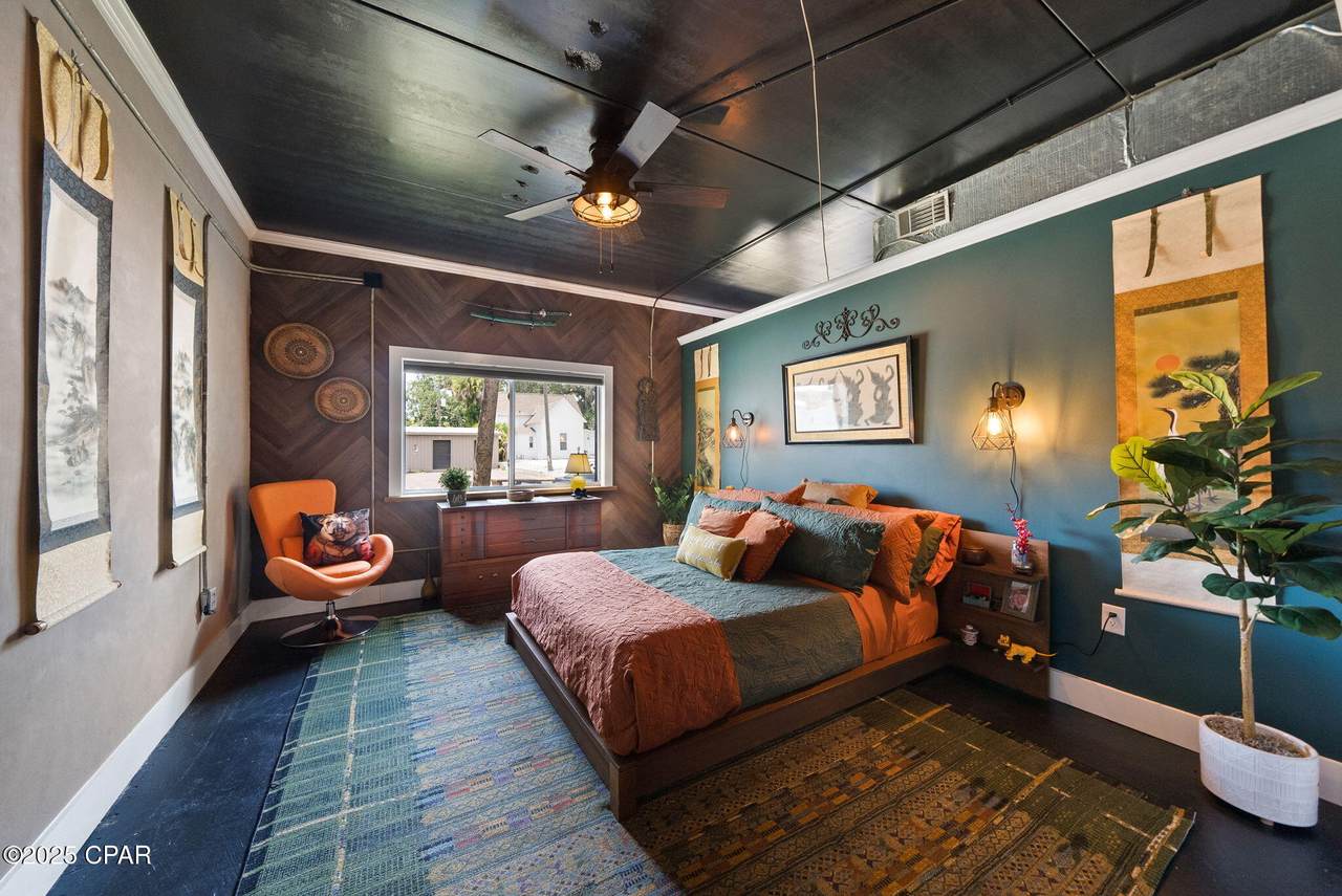 105 Allen Avenue - Photo 1