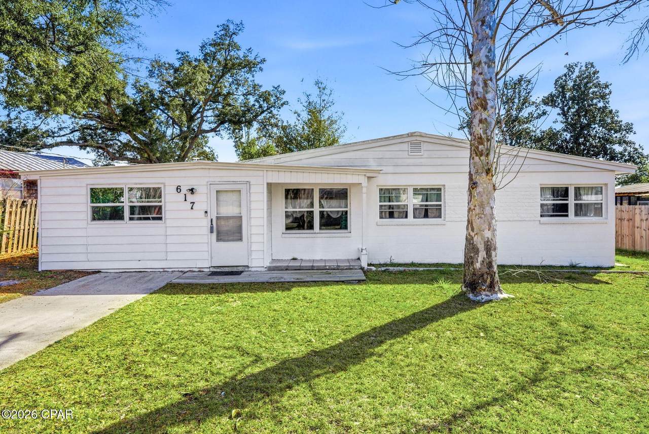 617 9th Plaza - Photo 1