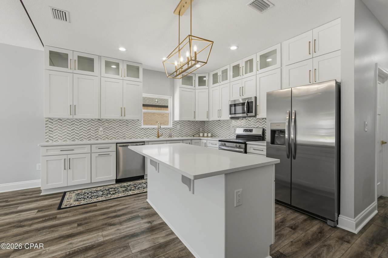 731 Sheffield Avenue - Photo 1
