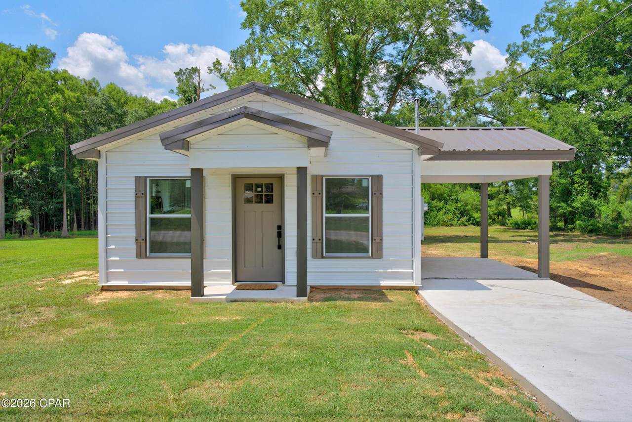 1028 Pelham Avenue - Photo 1
