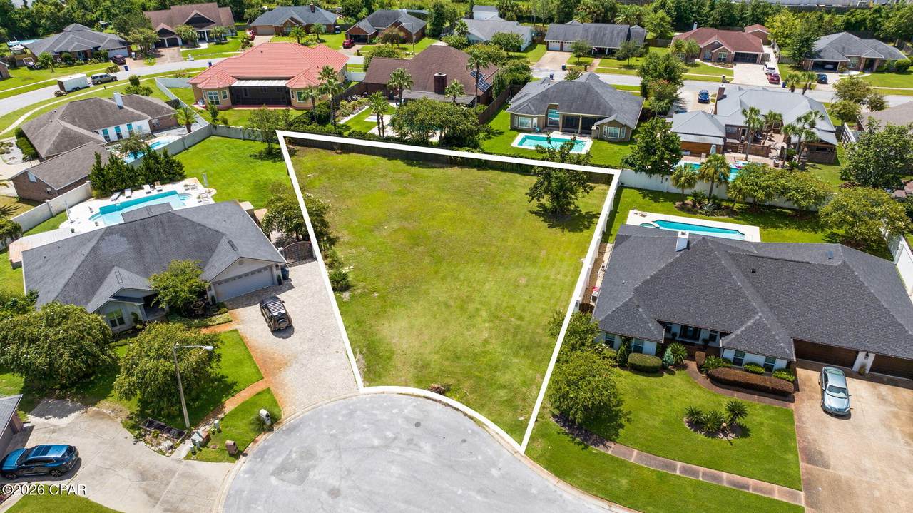504 Parkwood Court - Photo 1