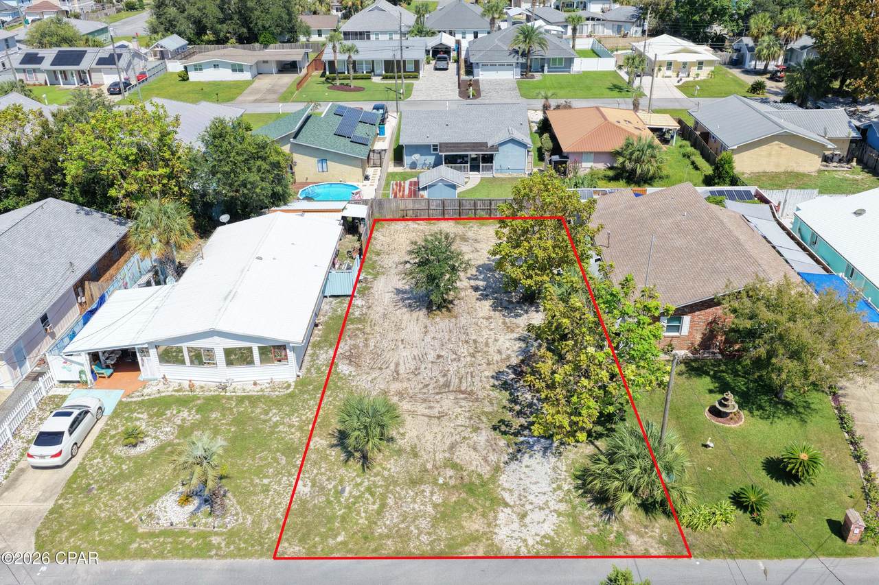 613 Poinsettia Court - Photo 1