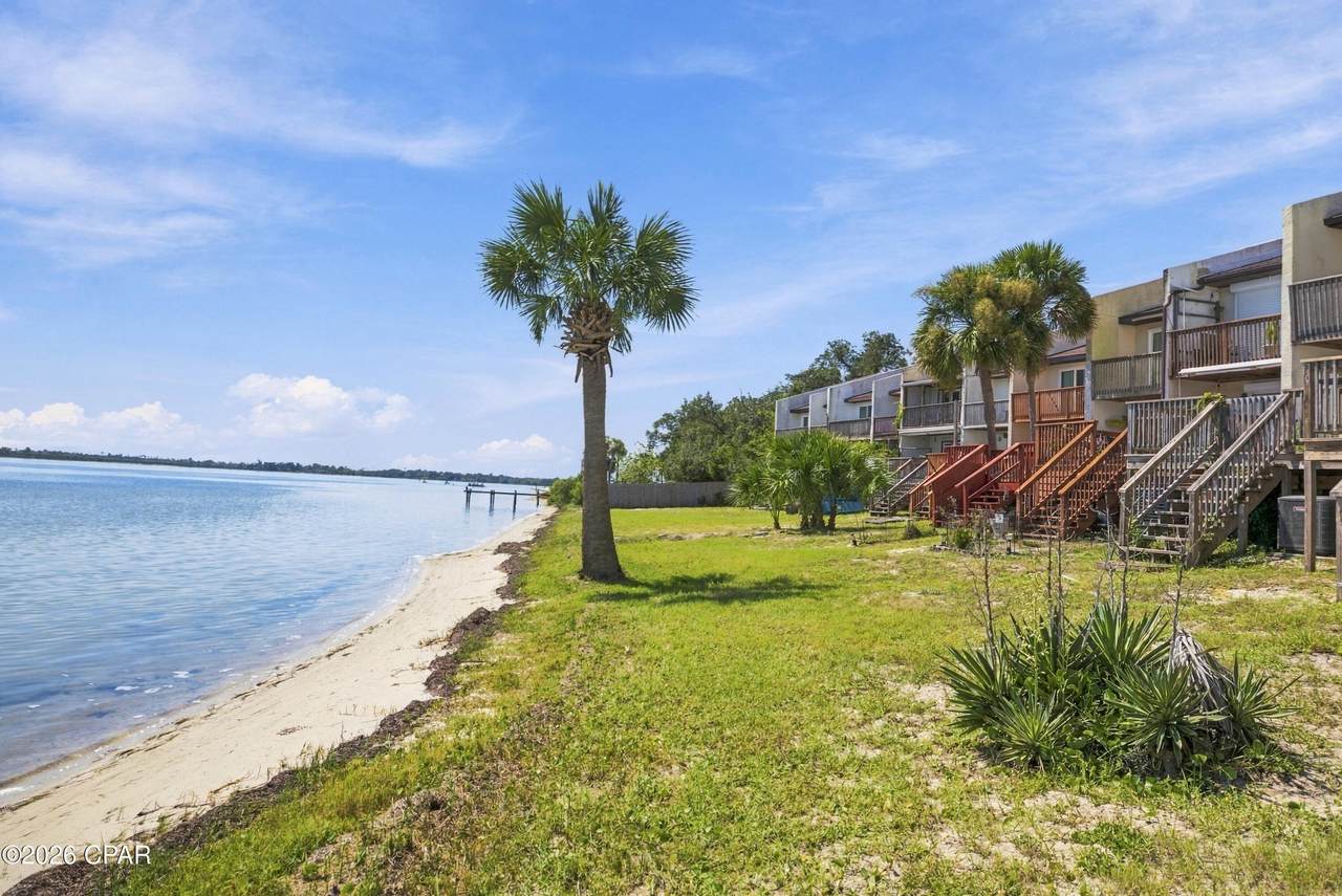 6445 Oakshore Drive - Photo 1