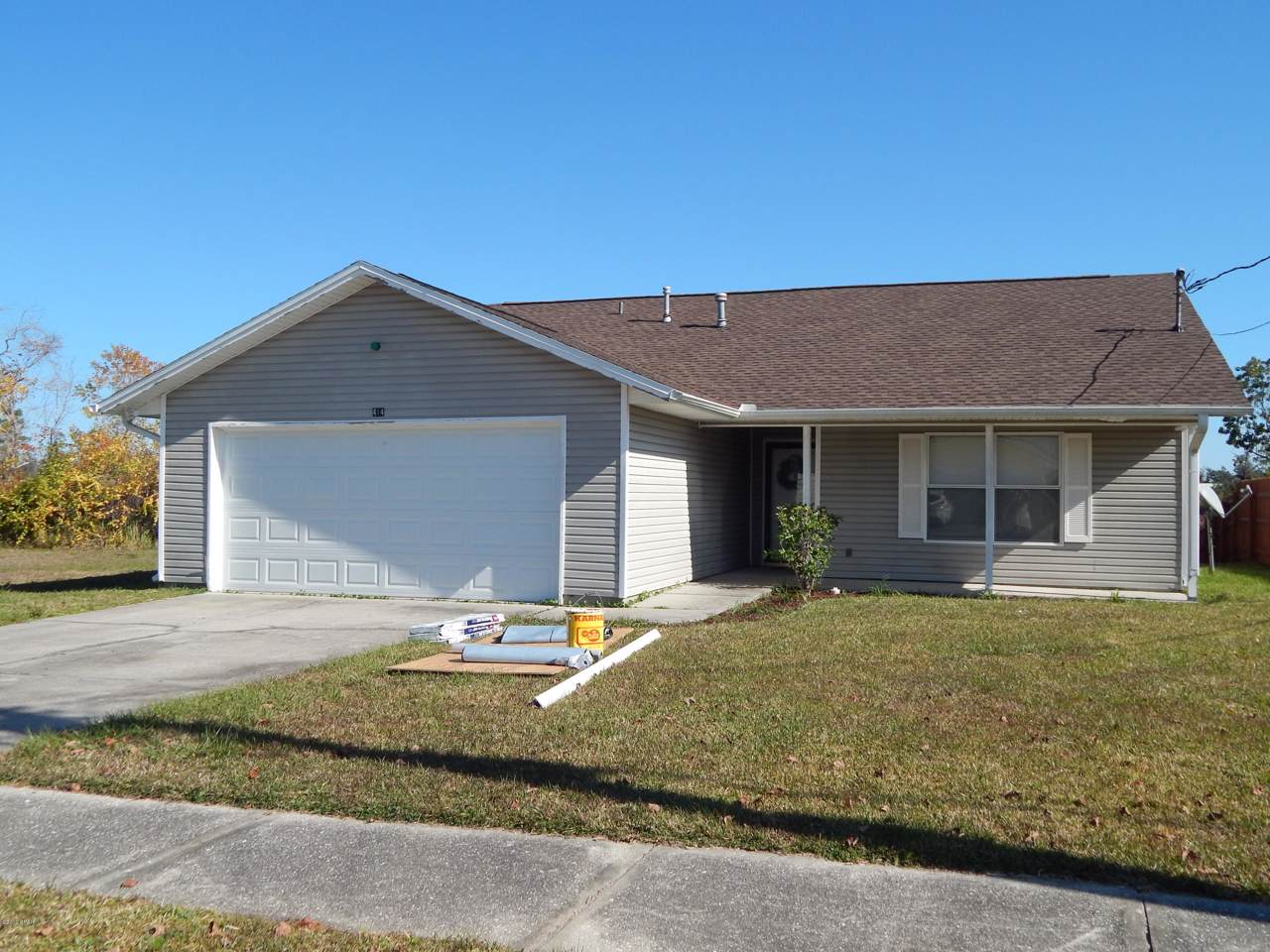 414 Lacosta Avenue - Photo 1