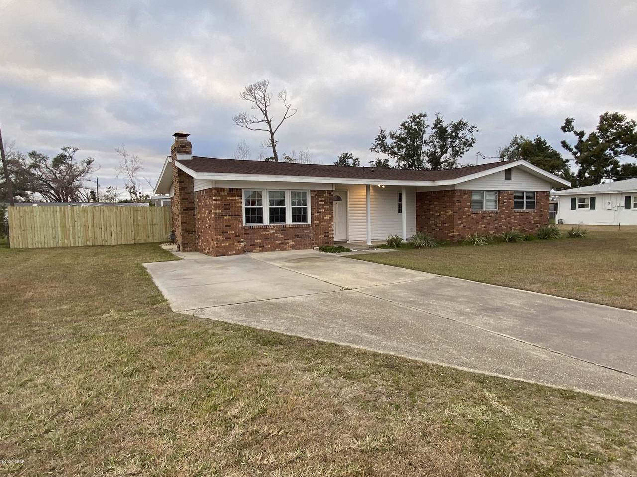 910 Alabama Avenue - Photo 1