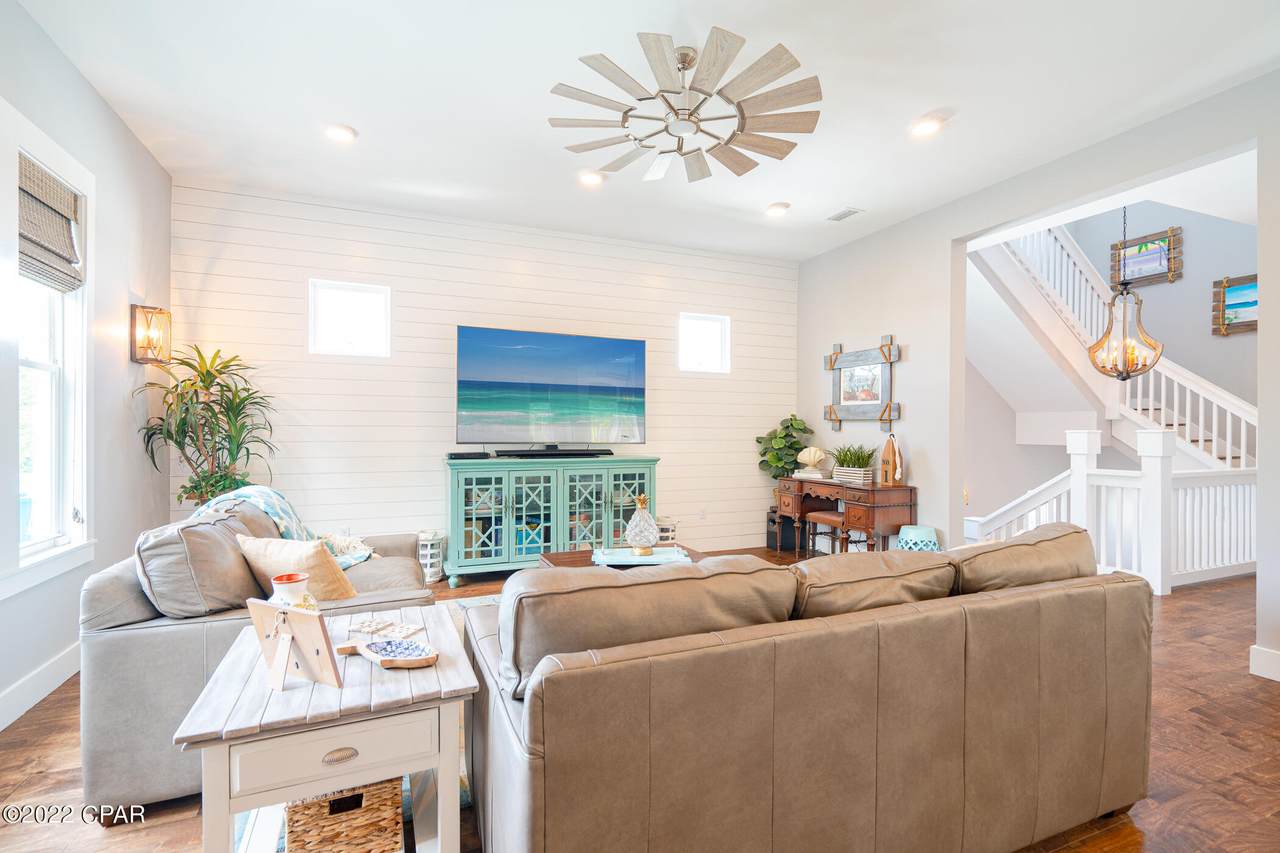 186 Grande Pointe Circle - Photo 1