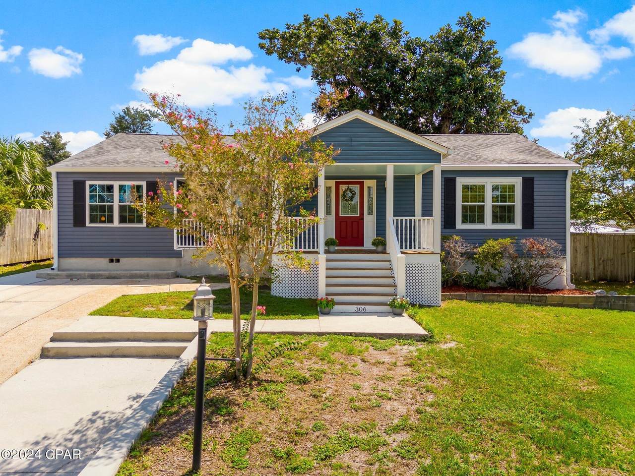 306 Cove Boulevard - Photo 1
