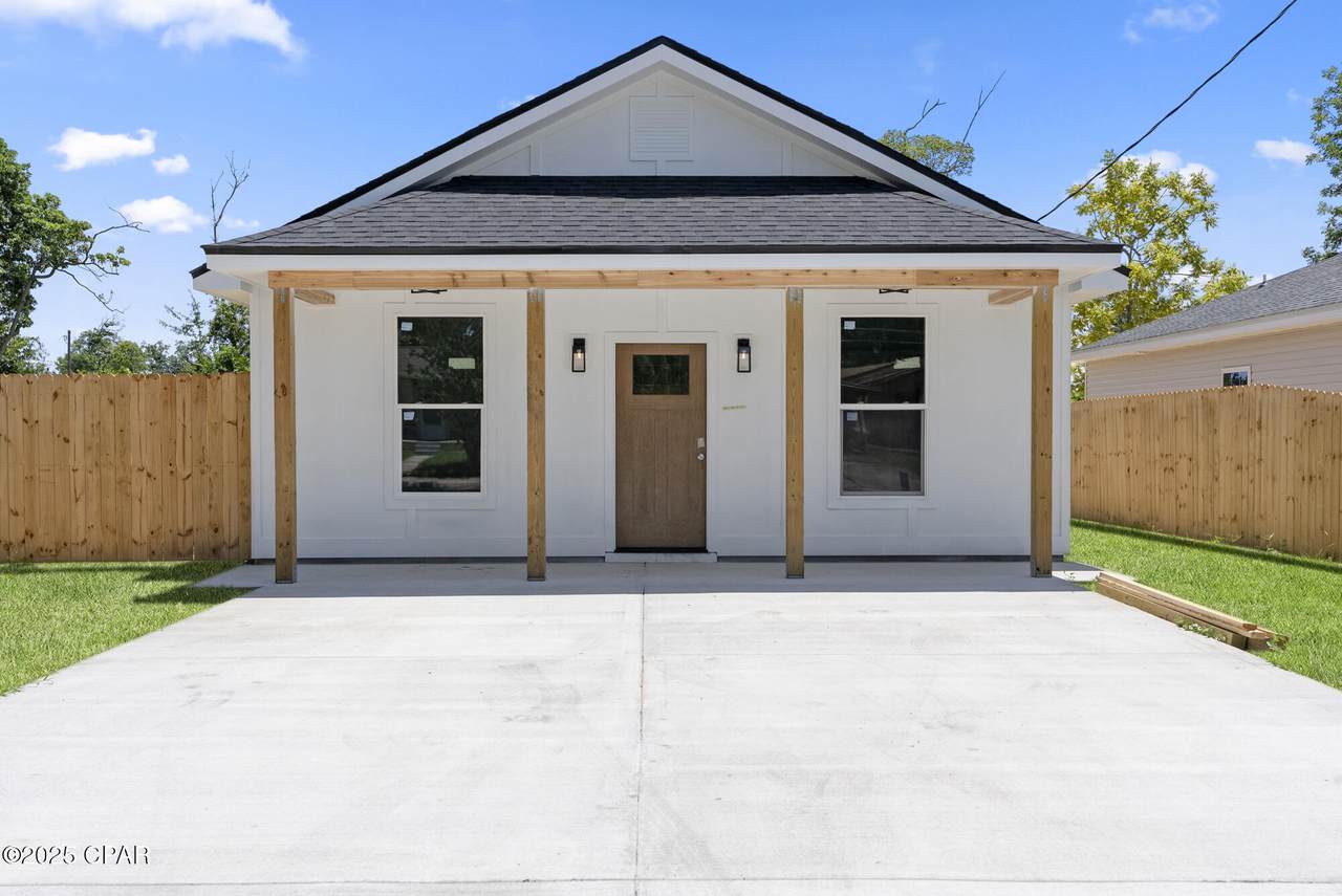 1214 Hamilton Avenue - Photo 1