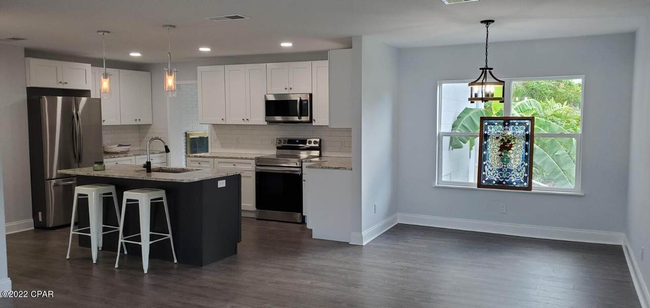 300 Cove Boulevard - Photo 1
