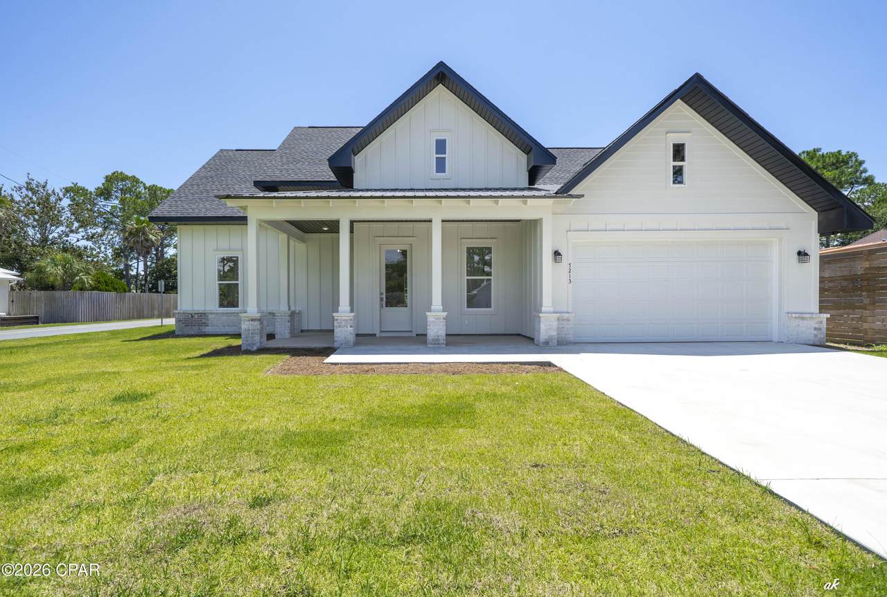 7213 Lagoon Drive - Photo 1